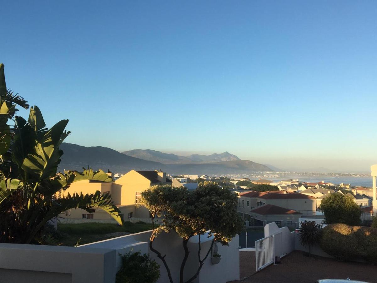 Vermont Hermanus - Views, Sunny, Right On The Sea Buitenkant foto